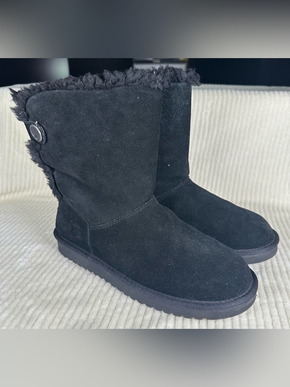 Koolaburra By UGG Women’s Black Suede Winter Boots Size 8